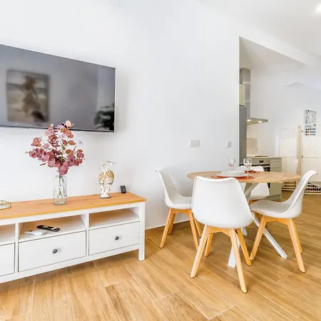 Апартаменти Loft Con Encanto En Plaza Gonzalo De Ayora & Centro De *